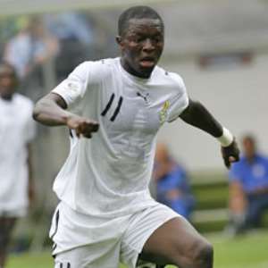 Muntari's agent claims the player and Portsmouth have agreed a deal